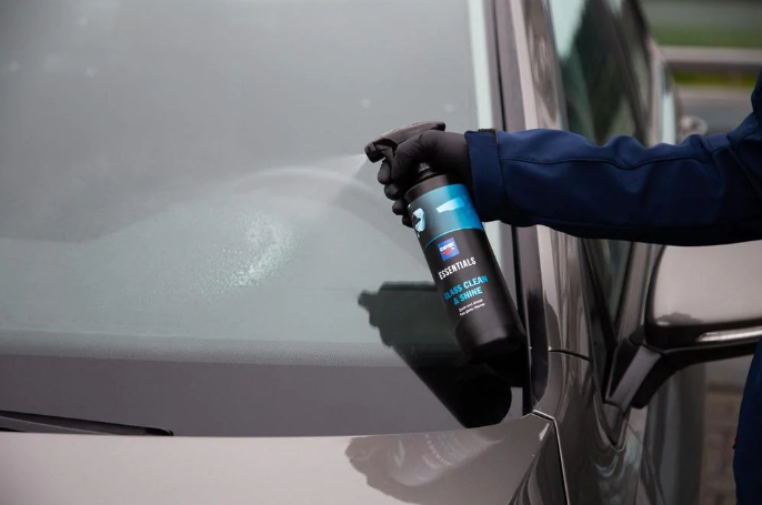 Средство для очистки стекла Essentials CARTEC GLASS CLEAN AND SHINE 500мл ESL08/05-304 фото Merkus detailing