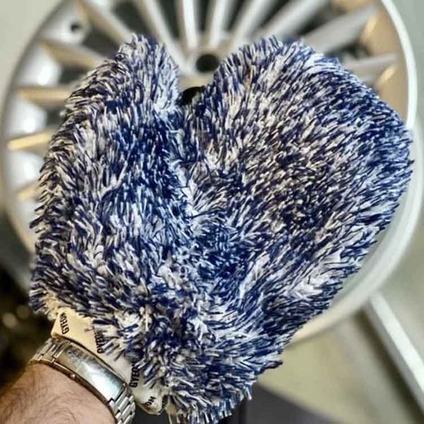 Перчатка для мойки дисков Gyeon Q2M WheelMitt 0000154611-1160 фото Merkus detailing