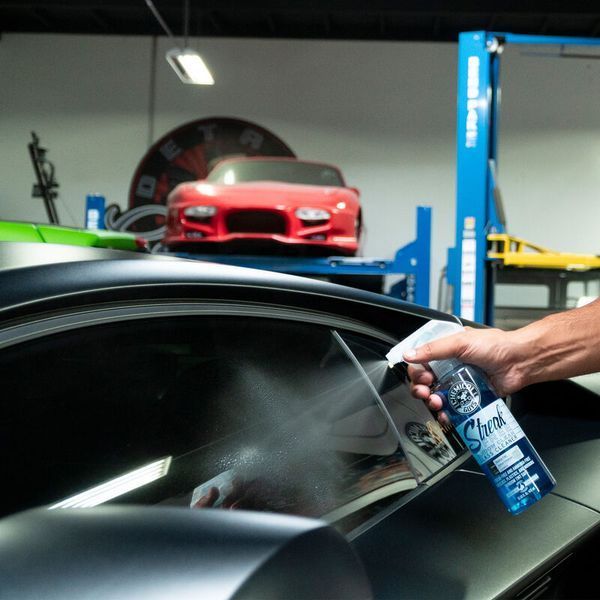 Очищувач скла без розводів Chemical Guys Streak Free Window Clean Glass Cleaner - 473 мл (CLD300_16) CLD300_16-939 фото Merkus detailing
