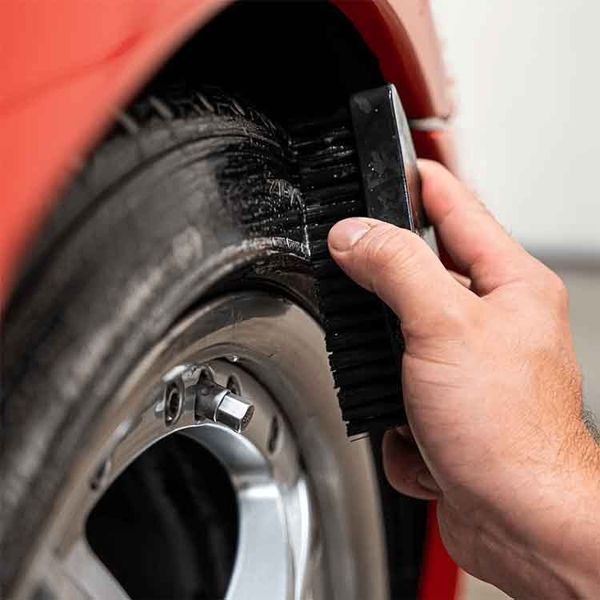 Щітка для чищення гуми Gyeon Q2M Tire Brush 0000154614-1157 фото Merkus detailing