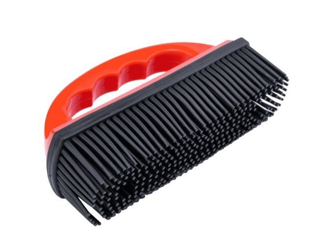 Гумова щітка для чищення салону від волосся і шерсті тварин MaxShine Car Carpet Brush MS-WB26-665 фото Merkus detailing