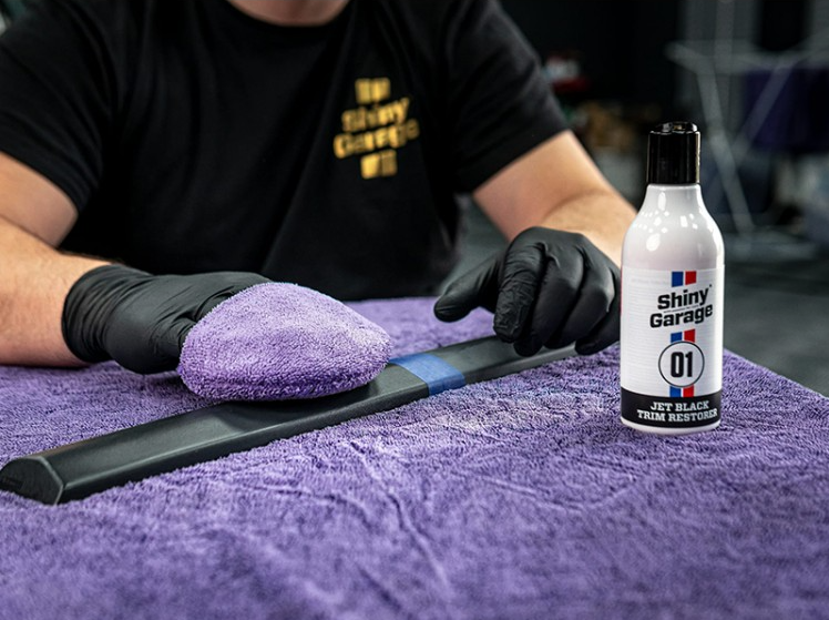 Чистящее средство и уход за пластиковыми элементами Jet Black Trim Restorer 0.25л 000027-382 фото Merkus detailing